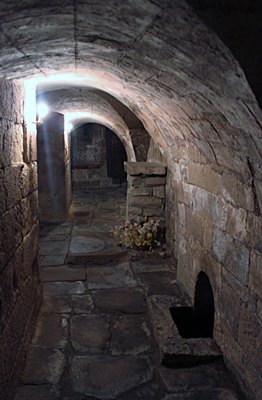 La crypte et la source de l'église Saint Michel